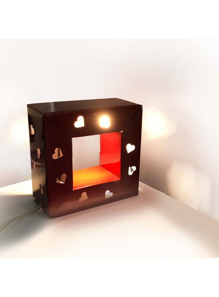 Lampada di ecodesign in cartone – Audrey San Valentino Lampada di ecodesign in cartone - Audrey San Valentino