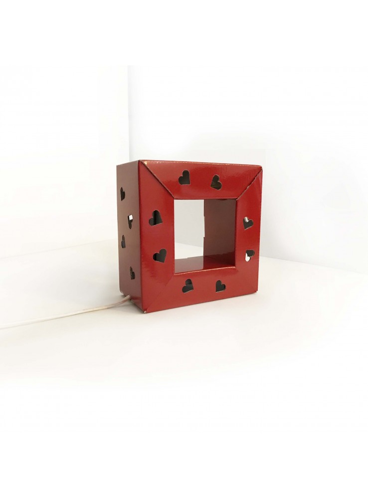 Lampada di ecodesign in cartone – Audrey San Valentino Lampada di ecodesign in cartone - Audrey San Valentino