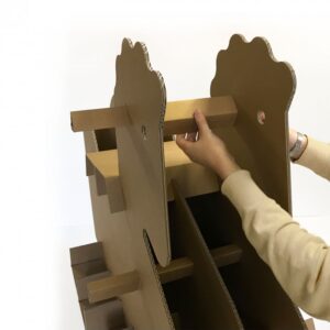 Cavallo a dondolo in cartone ondulato avana - Furia