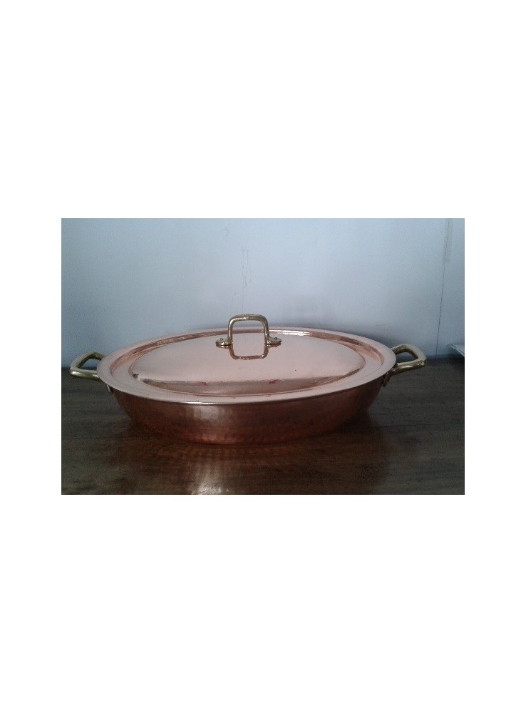 Tegame ovale con coperchio Tegame ovale con coperchio